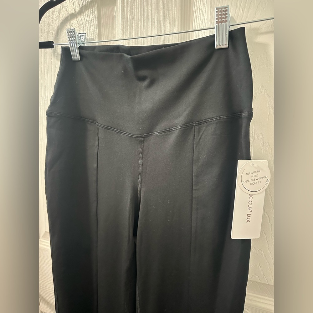 Yogalicious Womens Lux Mia High Elastic Free Waist Flare Leg Pant. Medium. Black - Picture 5 of 10
